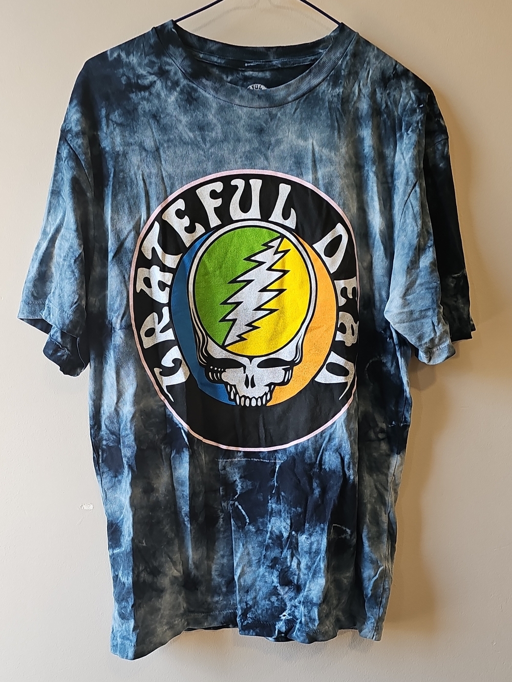Grateful Dead Medium Tie-Dye Skull Graphic Tee - Black Blue with Green & Yellow